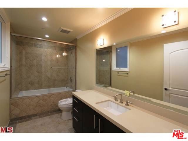 8612 Burton Way, Los Angeles CA: https://media.crmls.org/mediaz/102a2a8d-9405-4f26-a7f0-1e863409f37b.jpg