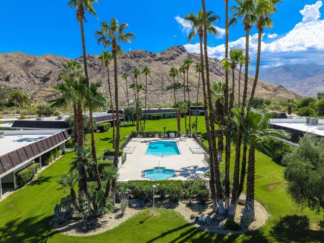 2515 E Jacaranda Road, Palm Springs CA: https://media.crmls.org/mediaz/102a66e4-14aa-4e84-a520-9088d362476d.jpg
