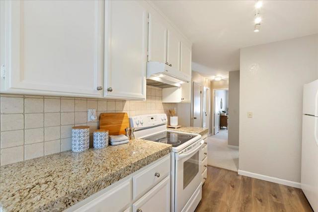Image 12 of 56 For 858 Apricot Avenue B
