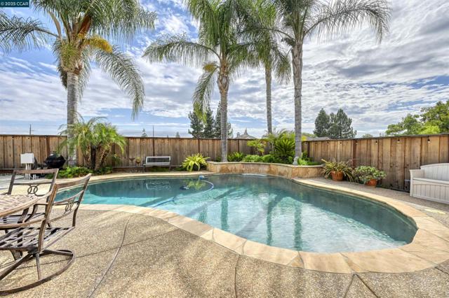 713 Tennyson Dr, Livermore CA: https://media.crmls.org/mediaz/102a8084-17d3-4091-bca8-baa7a10afda1.jpg