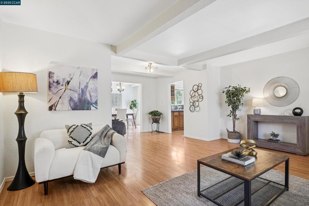 2838 Loma Vista Ave