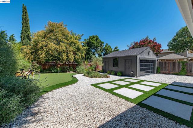 Image 41 of 49 For 4073 Stanley Blvd