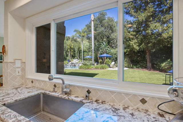 1732 Crooked Trail Place, Westlake Village CA: https://media.crmls.org/mediaz/102b32be-6185-4862-a312-607509a06a3b.jpg