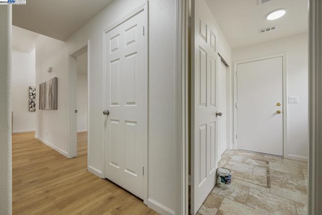 1023 Snowgoose Ln, Manteca CA: https://media.crmls.org/mediaz/102be2c5-5e8d-44a3-b532-b6ac3112fd7d.jpg