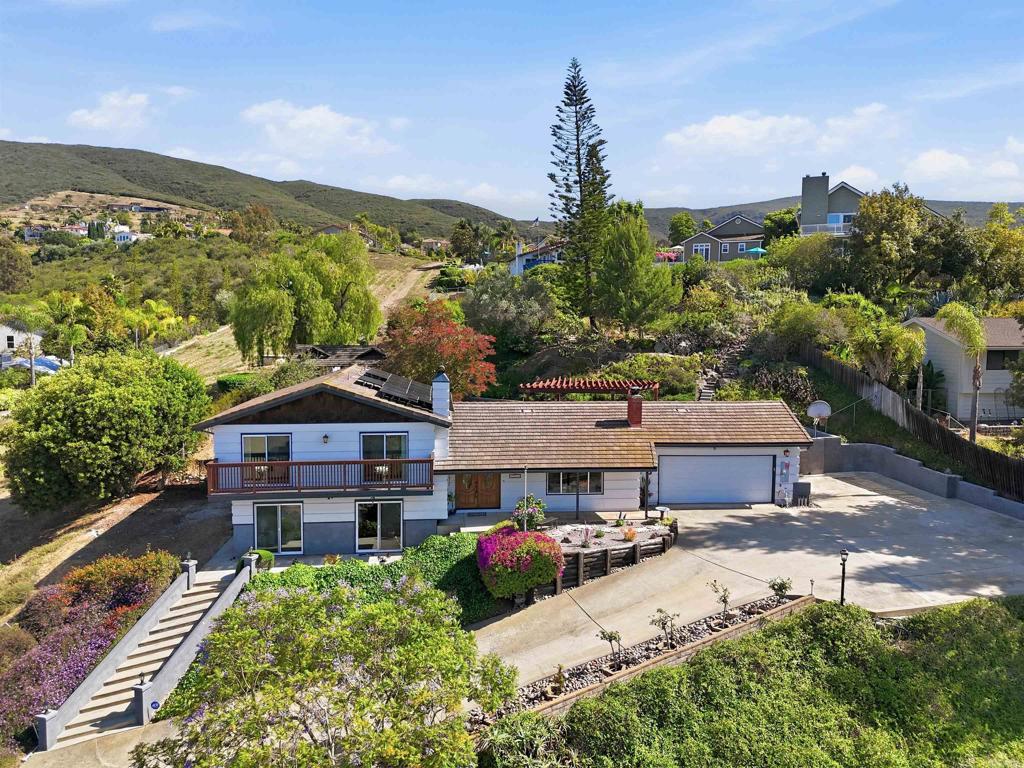 1045 Cima Dr - photo 3
