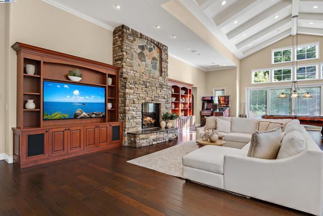 24 Timberview Ct., Danville CA: https://media.crmls.org/mediaz/102c4ef3-cd7e-4670-bbbf-cc7f45638a98.jpg