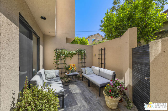475 Village Square, Palm Springs CA: https://media.crmls.org/mediaz/102c738d-3506-44e6-a6d4-214a4a3ce561.jpg