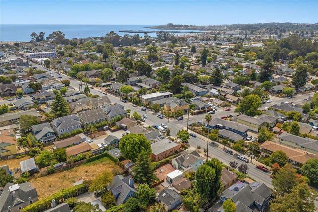 806 Seabright Avenue, Santa Cruz CA: https://media.crmls.org/mediaz/102cae9e-bc59-42eb-8ca9-9981c27c9278.jpg