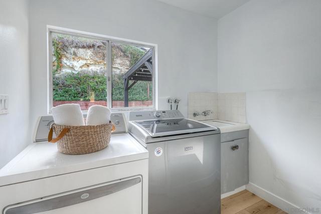 3476 Reynard Way, San Diego CA: https://media.crmls.org/mediaz/102d0e0c-574f-48ec-a47e-5e6e96d7ca0a.jpg