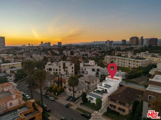 10767 Massachusetts Avenue, Los Angeles CA: https://media.crmls.org/mediaz/102d43a2-42e7-4f3b-9718-d99339b85a93.jpg