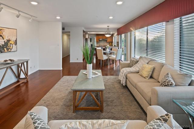 1586 Kimberly Woods Dr, El Cajon CA: https://media.crmls.org/mediaz/102d7329-dc1f-42aa-b388-e45378f1ab07.jpg