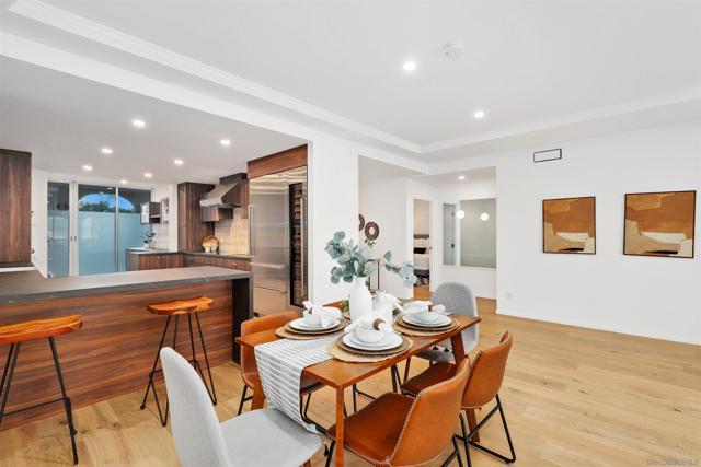 1001 Genter St, La Jolla CA: https://media.crmls.org/mediaz/102e085c-38e2-4a36-a2ae-f441e38c6e46.jpg