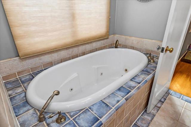 12058 CANDY Lane, Saratoga CA: https://media.crmls.org/mediaz/102e219f-4d43-4606-8cb1-e484e6307f8d.jpg