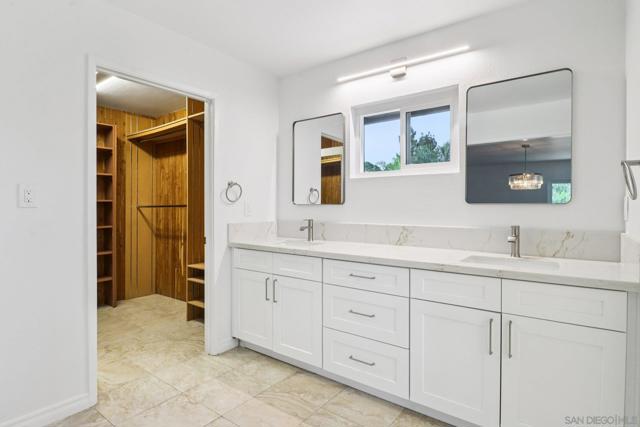 13080 Camino Del Valle, Poway CA: https://media.crmls.org/mediaz/102e7820-d7f6-4812-92bf-f077a83fe058.jpg