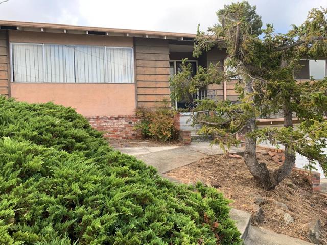 2847 Ralston Way, Hayward CA: https://media.crmls.org/mediaz/102ee50a-4ea8-43bf-bc03-aa09527cefa7.jpg