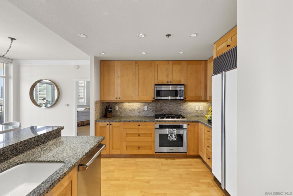 700 Harbor Dr. - photo 9
