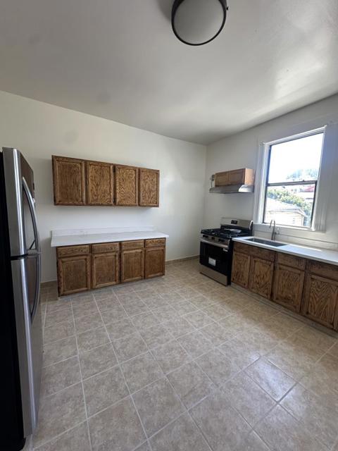 3484 Mission Street, San Francisco CA: https://media.crmls.org/mediaz/102f7965-5c6d-49a2-90c8-b4ed6a96f61d.jpg