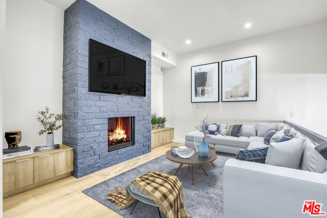 Drew Fenton | 986 Granville Avenue Los Angeles CA | MLS: 7446330 Drew Fenton | 986 Granville Avenue Los Angeles CA | MLS: 7446330