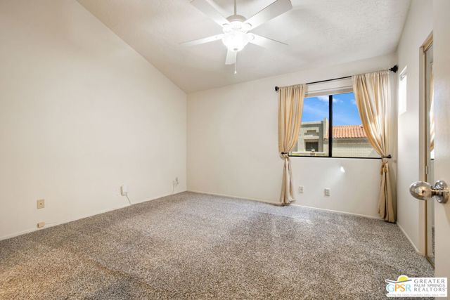 41387 Princeville Lane, Palm Desert CA: https://media.crmls.org/mediaz/1030120d-fc3c-49ea-86d4-b3b2c3b0317f.jpg