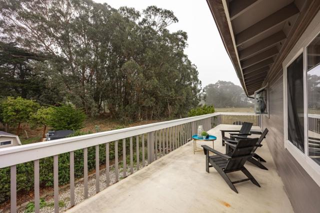 1077 Pearl Avenue, Moss Beach CA: https://media.crmls.org/mediaz/1031c634-8642-46b6-8475-9f24d8966648.jpg