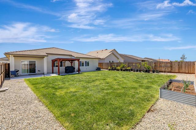 4840 Ambrosia Court, Roseville CA: https://media.crmls.org/mediaz/1031e2fa-de2b-40bd-9f20-31a69eded9ef.jpg