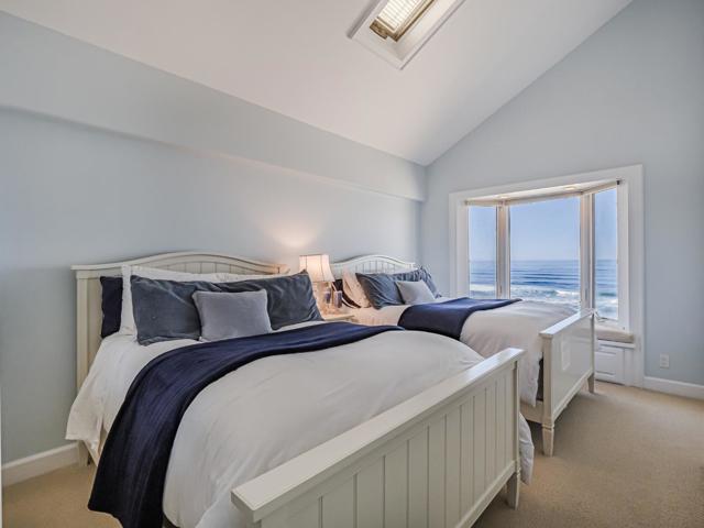 372 Oceanview Drive, La Selva Beach CA: https://media.crmls.org/mediaz/1031f2bb-c334-42d4-9406-3f45afbb172d.jpg