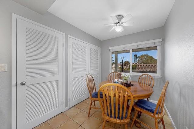 94 Kingston Ct W, Coronado CA: https://media.crmls.org/mediaz/1032425e-9765-4b22-ab4f-25b45cc234c8.jpg