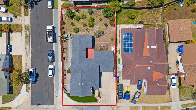 2750 Landscape Drive, San Diego CA: https://media.crmls.org/mediaz/1032c09b-1fdb-457d-b53d-5f625b234c1e.jpg