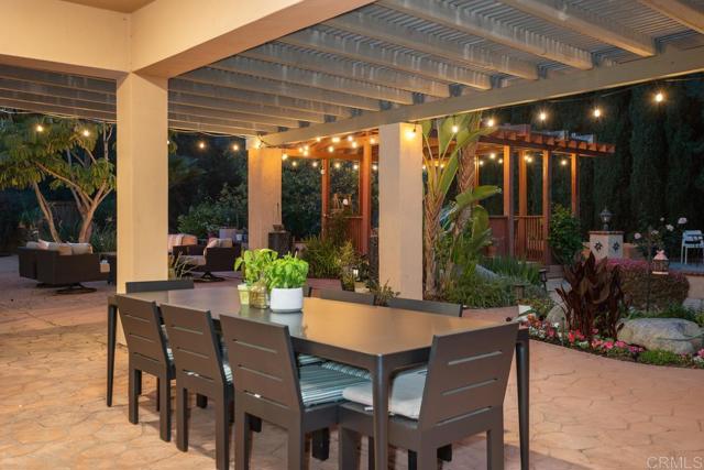2409 Andersen Lane, Vista CA: https://media.crmls.org/mediaz/10337d4b-615d-4e55-8bd2-7321956fa9fb.jpg
