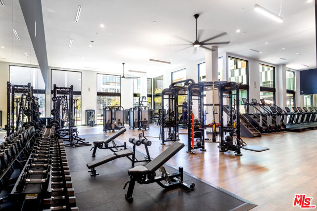 11950 Erwin Street Street, North Hollywood CA: https://media.crmls.org/mediaz/1033f8bd-6240-4ab6-9b20-d5b0abf7715d.jpg