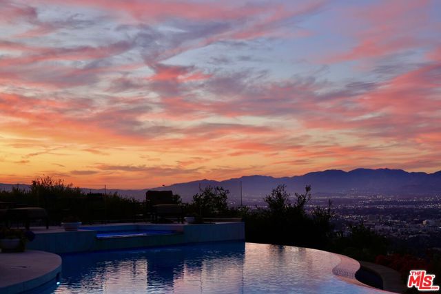 7833 Torreyson Drive, Los Angeles CA: https://media.crmls.org/mediaz/1033f99d-40a4-4392-a2a9-0b87bbdf8040.jpg