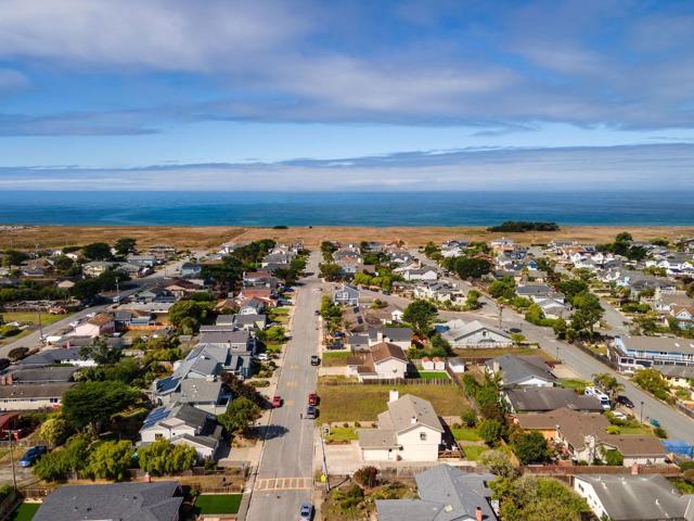 371 Granelli Avenue, Half Moon Bay CA: https://media.crmls.org/mediaz/1034ed2b-85df-4c8d-8caf-739f0302edc4.jpg