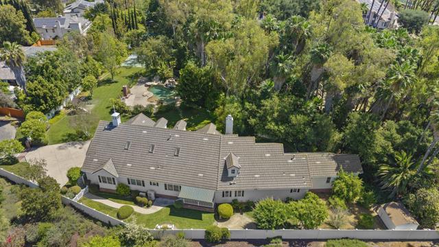 16631 Valle Verde Rd, Poway CA: https://media.crmls.org/mediaz/10351634-f6a7-4f36-b2ef-1c8b17e925bb.jpg