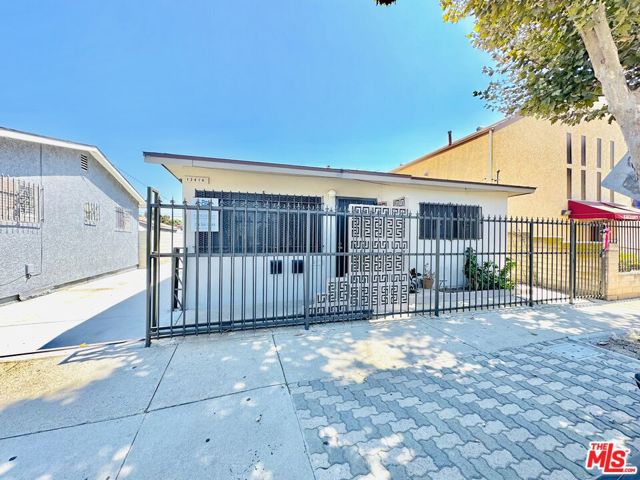 12414 Wilmington Avenue, Compton, California 90222, ,Multi-Family,For Sale,Wilmington,24427761