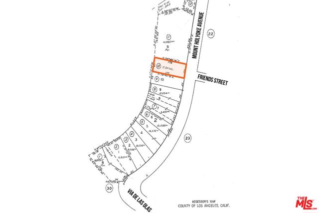 365 Mount Holyoke Avenue, Pacific Palisades CA: https://media.crmls.org/mediaz/1035e0b8-3ceb-492c-a289-4dea77971df1.jpg