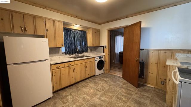 8368 Rainbow Ave, Kings Beach CA: https://media.crmls.org/mediaz/1036929f-d80a-4005-8f83-5bc0f214cdbd.jpg