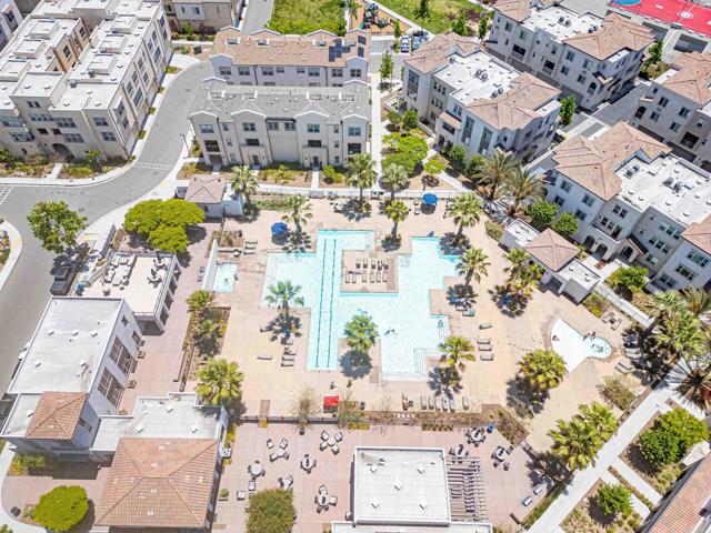 5211 Beachfront Cove, San Diego CA: https://media.crmls.org/mediaz/10369813-4341-414b-aae3-e88c180cd56d.jpg