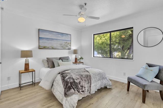 20340 Forest Ave, Castro Valley CA: https://media.crmls.org/mediaz/103817bf-7e3b-4c54-9f32-7907921524a3.jpg