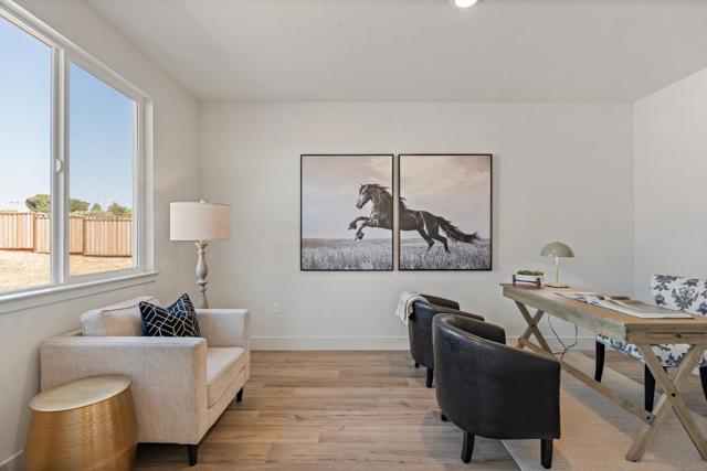 191 Scarlett Way, Hollister CA: https://media.crmls.org/mediaz/1038d540-e70e-44b0-a12b-373590f8047e.jpg