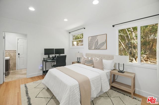 4719 W Wortser Avenue, Sherman Oaks CA: https://media.crmls.org/mediaz/10392a4a-54d2-4744-8ecf-9030eff8b9d9.jpg