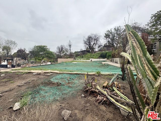 3511 Glenrose Avenue, Altadena CA: https://media.crmls.org/mediaz/1039784c-b876-4110-88c4-a0a9c3b46709.jpg