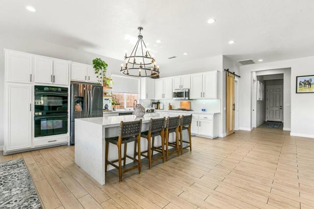 44830 Via Mirabel, La Quinta CA: https://media.crmls.org/mediaz/1039bccd-d748-4369-9c25-1215d56eb0c7.jpg