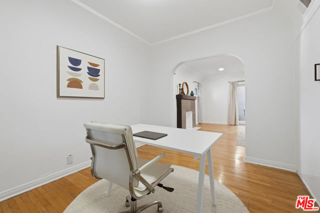 837 Westmount Drive, West Hollywood CA: https://media.crmls.org/mediaz/1039cff4-cdaa-4578-be07-c403523a9f85.jpg