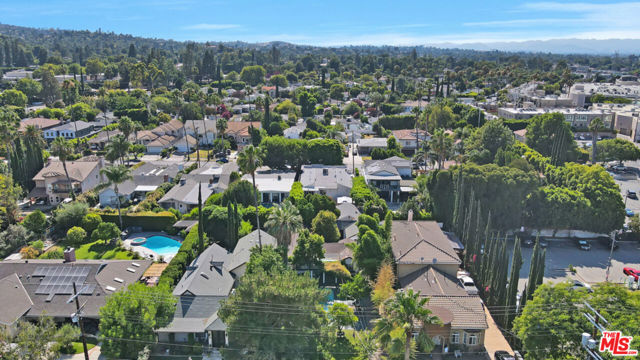 5341 Mecca Avenue, Tarzana CA: https://media.crmls.org/mediaz/1039d15d-bc17-4ceb-984f-c67e1010ce0a.jpg