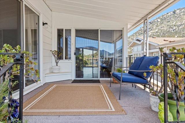 8975 Lawrence Welk Dr, Escondido CA: https://media.crmls.org/mediaz/103a08da-5387-4f37-b24c-0c6ed423b673.jpg