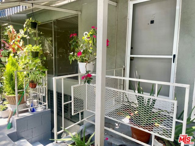 941 North San Vicente Boulevard, 4 photo 23