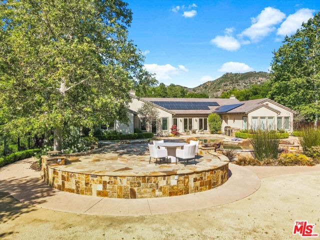 29734 Mulholland Highway, Agoura Hills CA: https://media.crmls.org/mediaz/103aed63-e2c0-491c-98af-e60a22501cc7.jpg