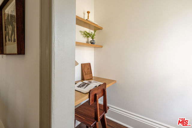 116 Roselawn Place, Los Angeles CA: https://media.crmls.org/mediaz/103b3d28-7be5-4cac-b564-c2597b1c081f.jpg