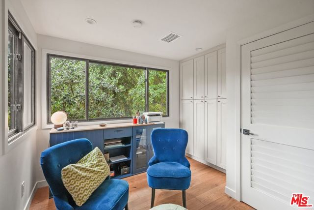 19817 Montau Drive, Topanga CA: https://media.crmls.org/mediaz/103bb2b9-2135-41ec-b8f4-66a7b9ff5557.jpg