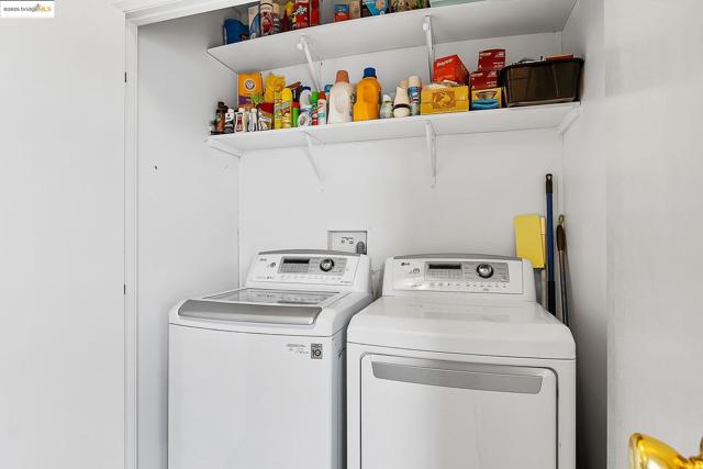 114 Zartop St, Oakley CA: https://media.crmls.org/mediaz/103c9dbf-f684-44be-9c96-c0159a669bd0.jpg
